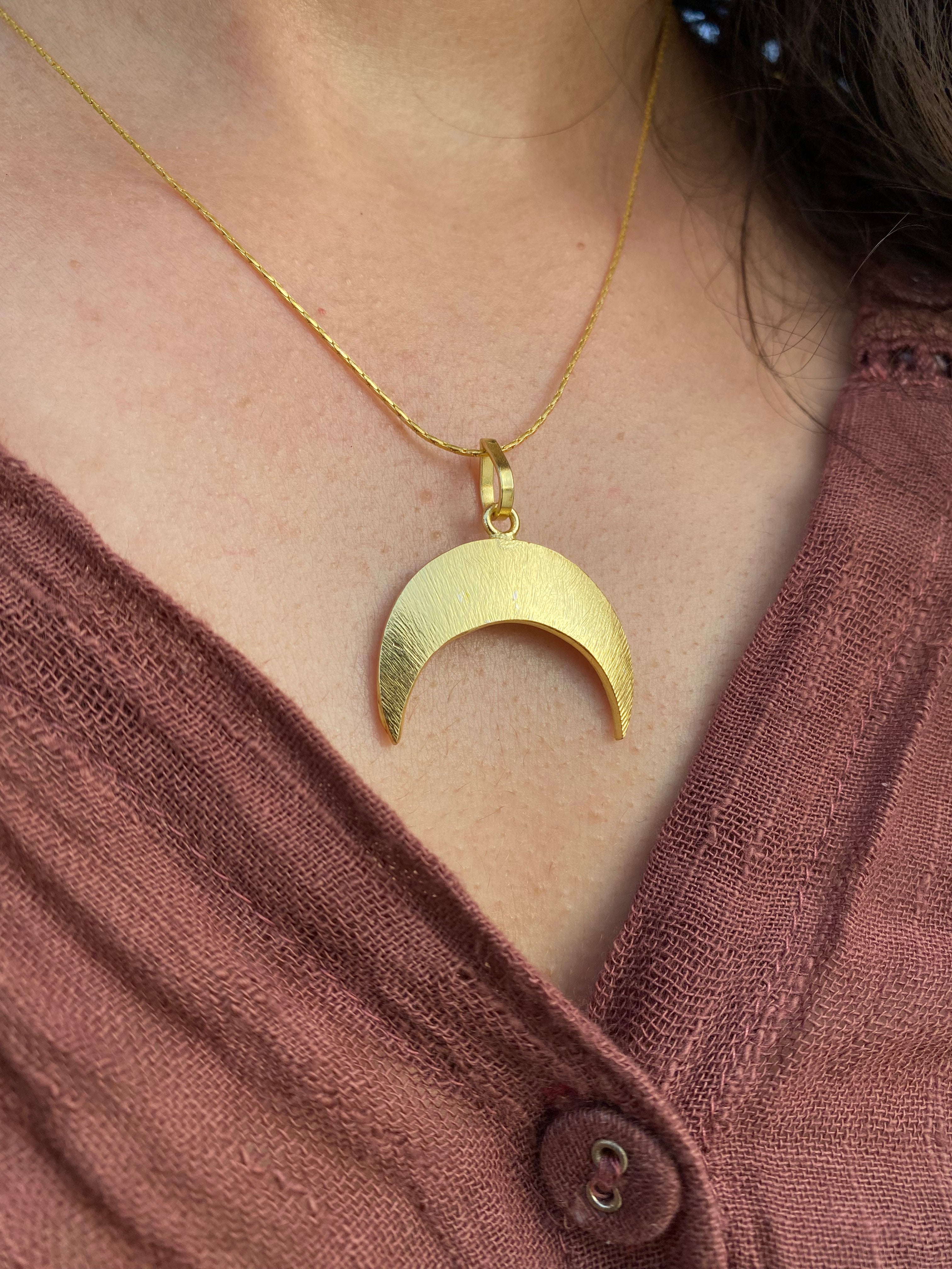 Luna Arc Necklace
