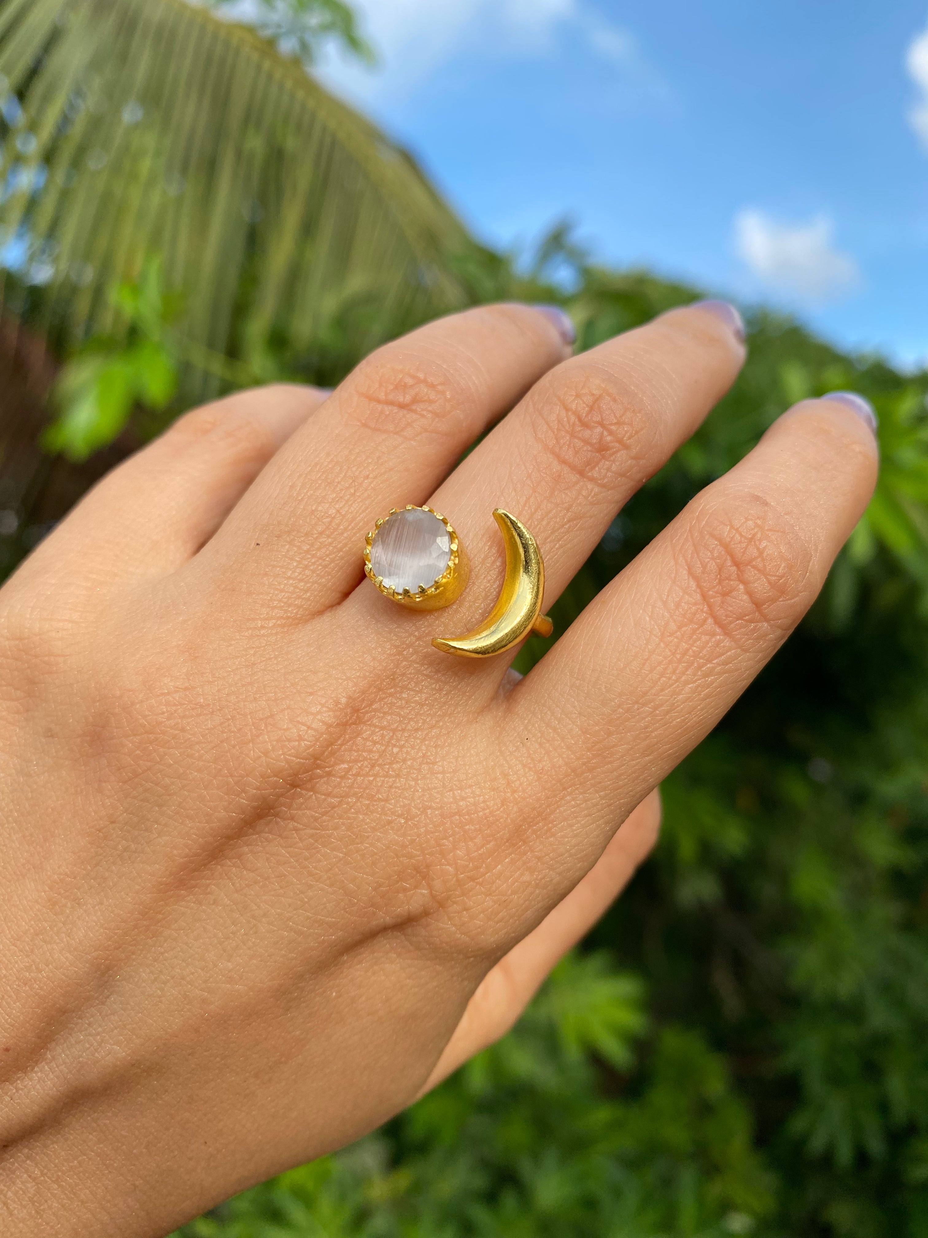 Soluna Adjustable Ring - White