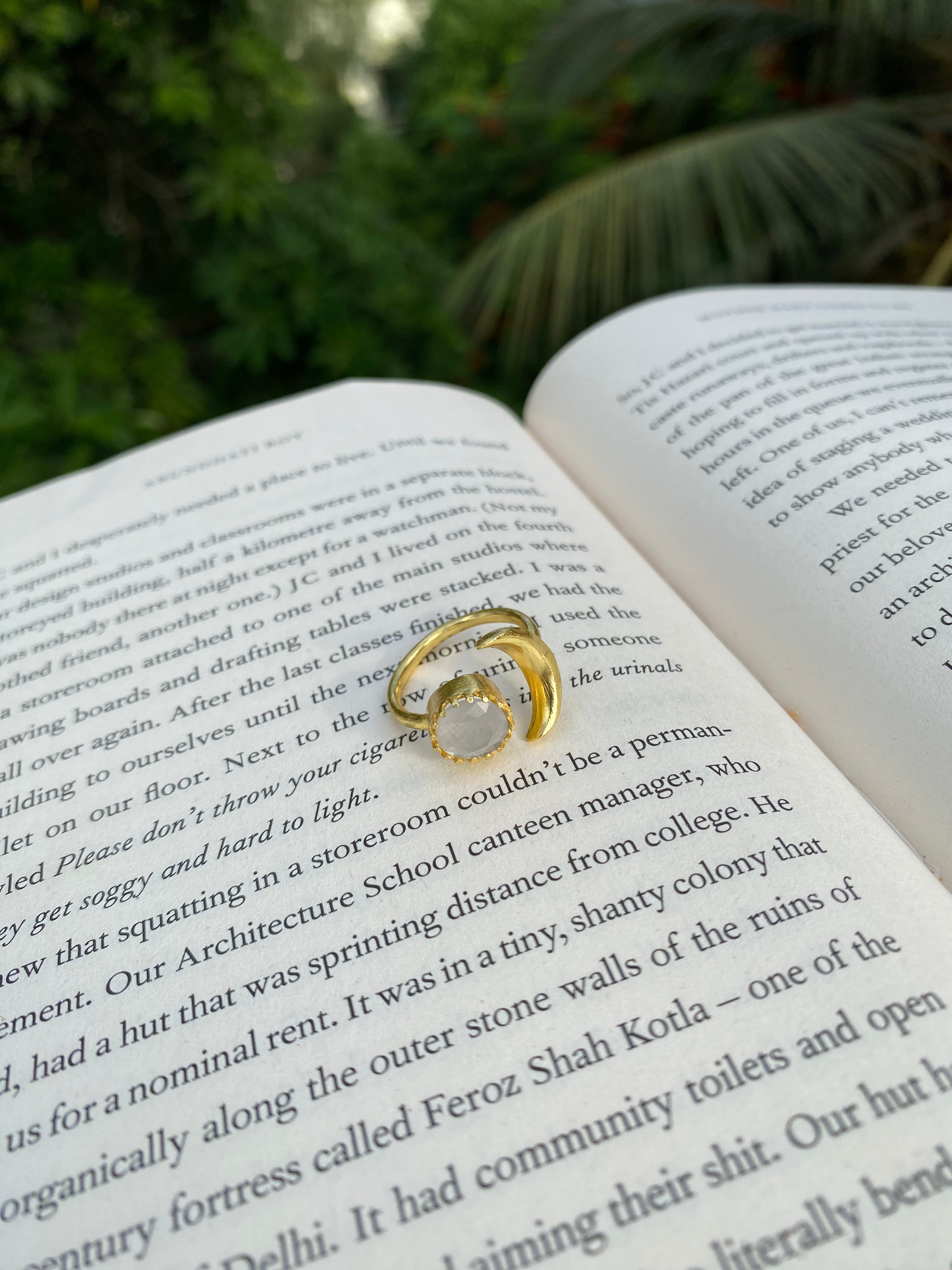 Soluna Adjustable Ring - White