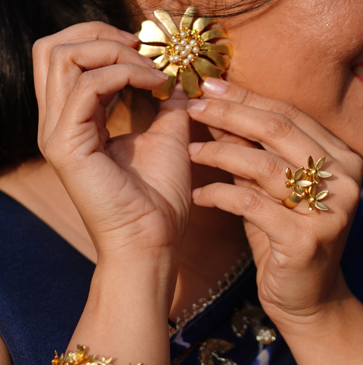 Sunehri Phool Stud Earrings