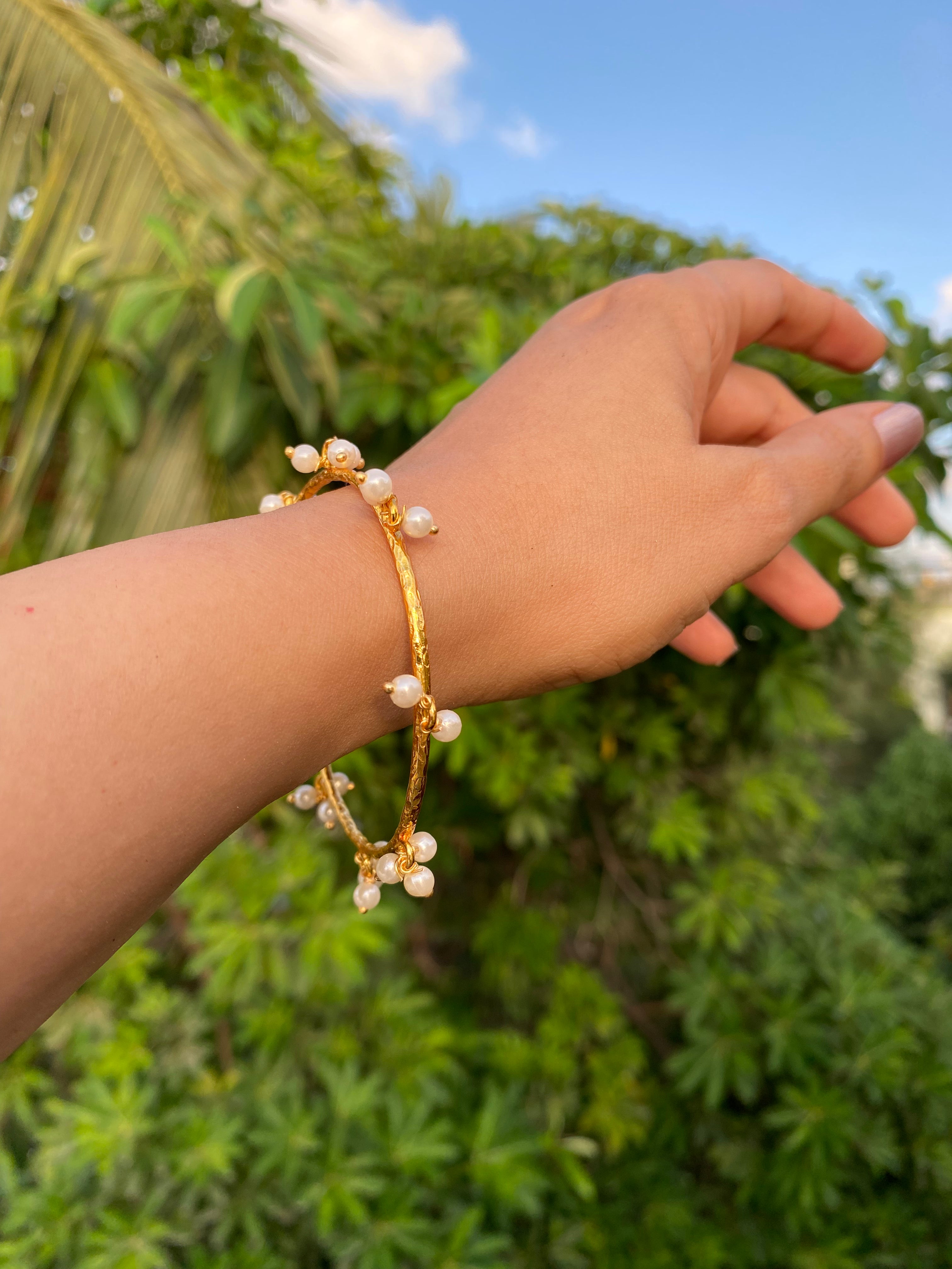 Hammered Gold Pearl Droplet Bangle