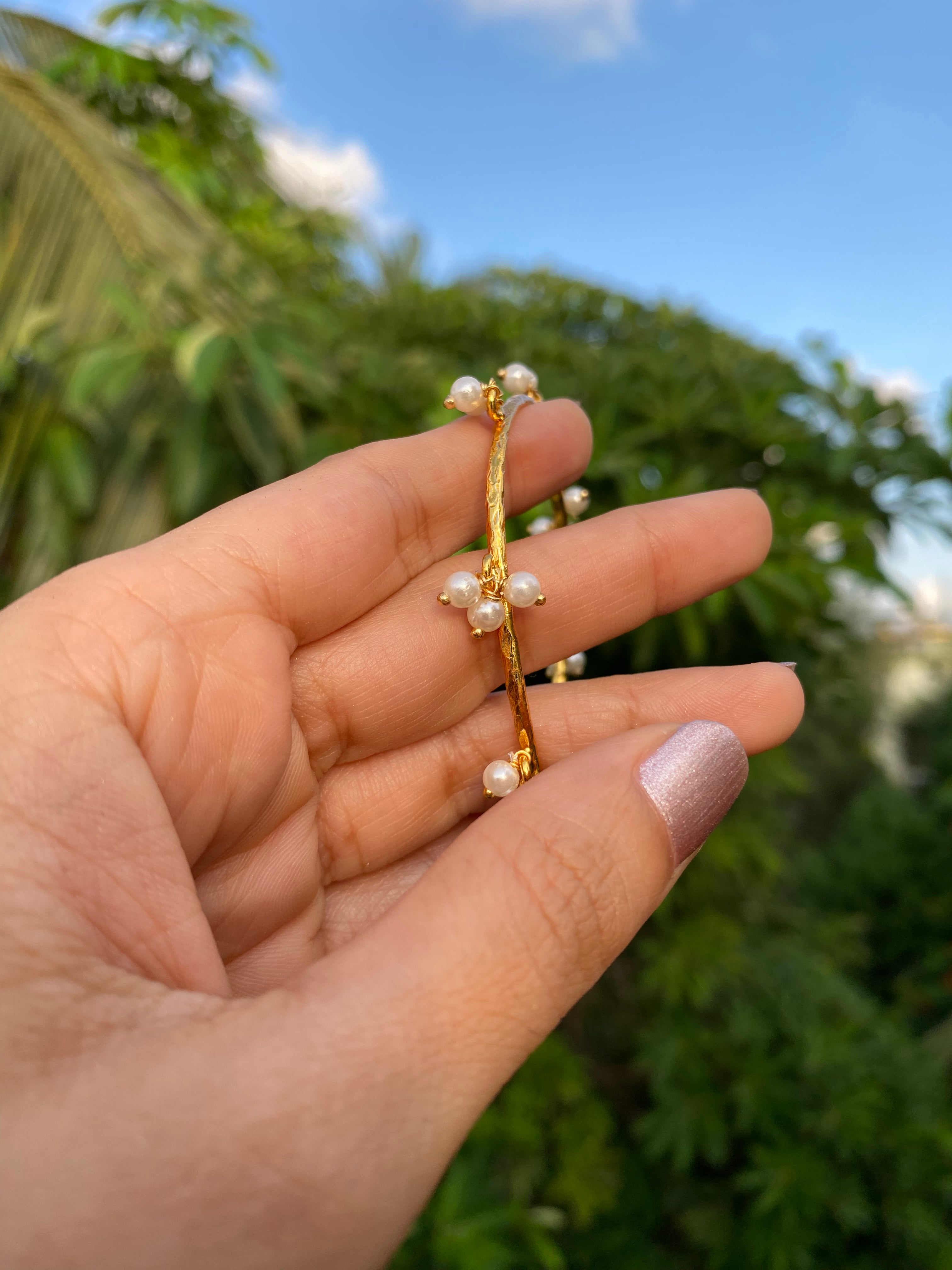 Hammered Gold Pearl Droplet Bangle