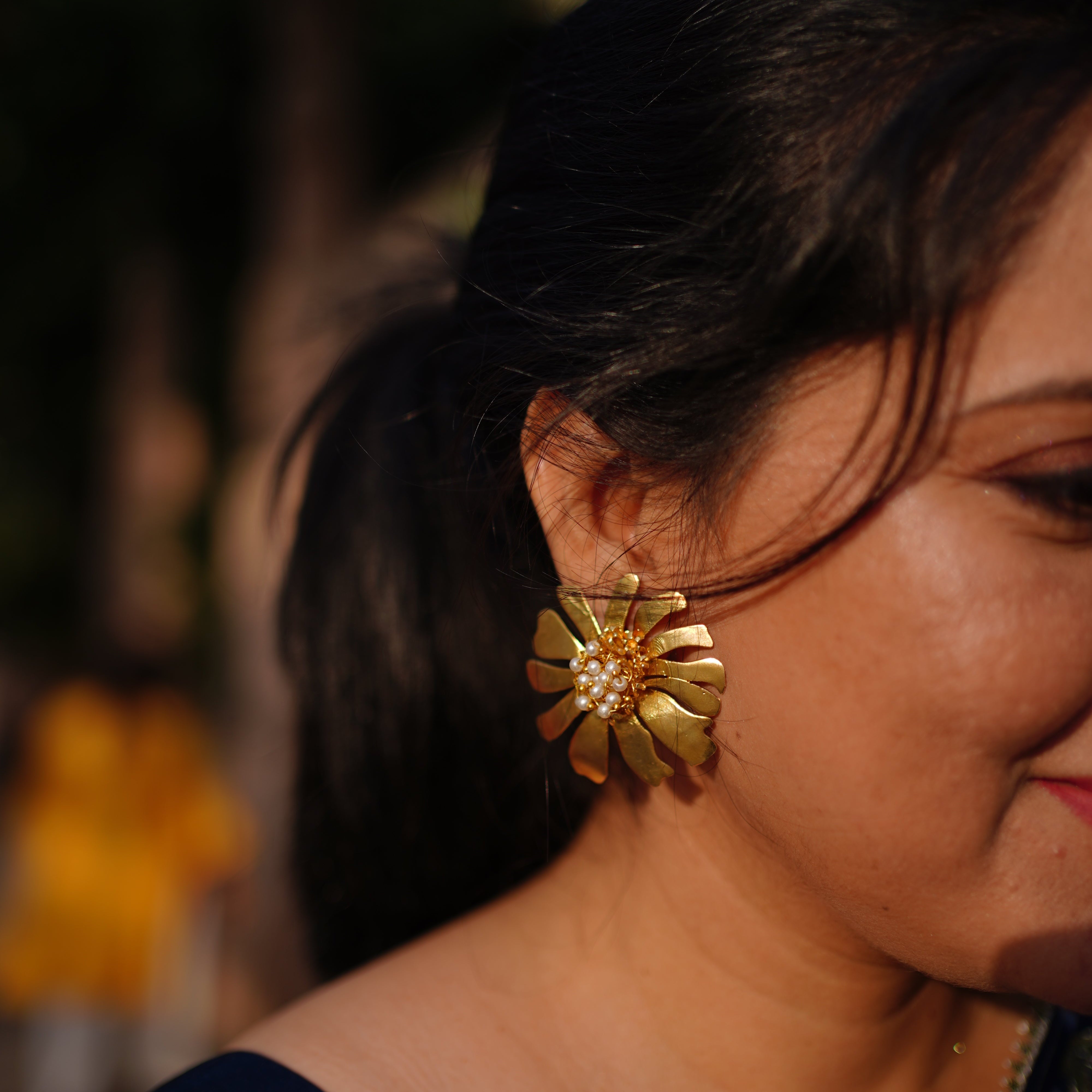 Sunehri Phool Stud Earrings