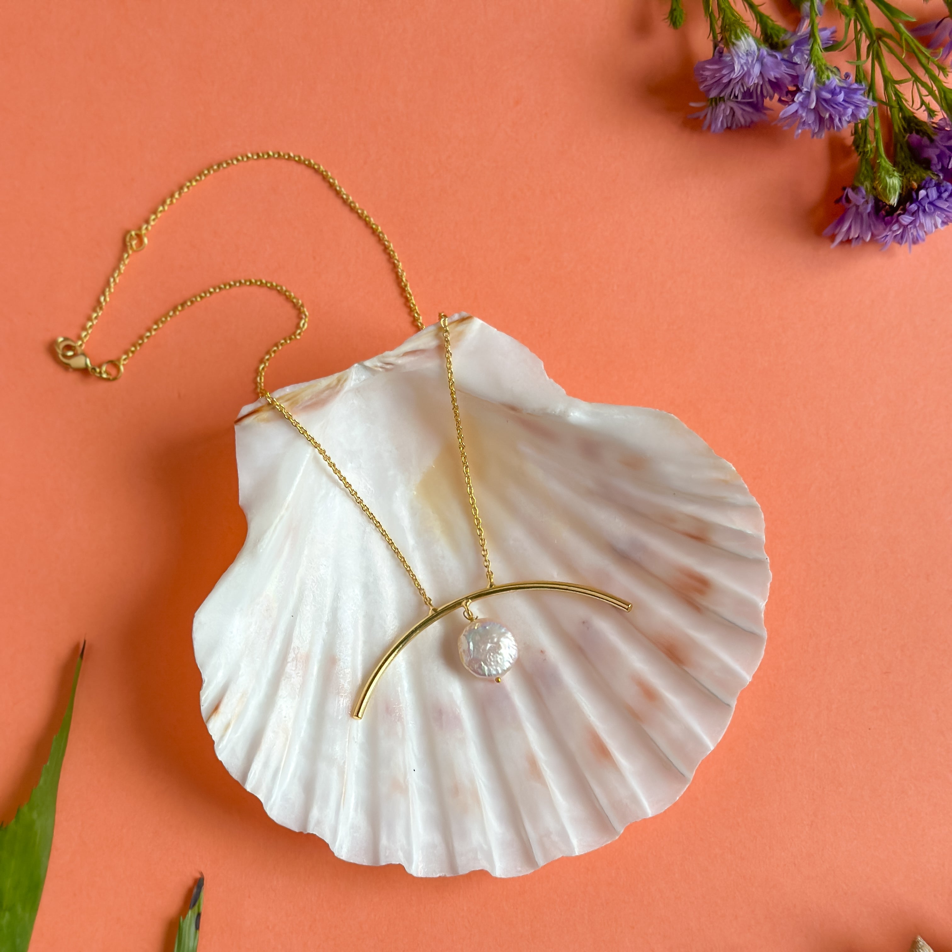 The Arced Necklace