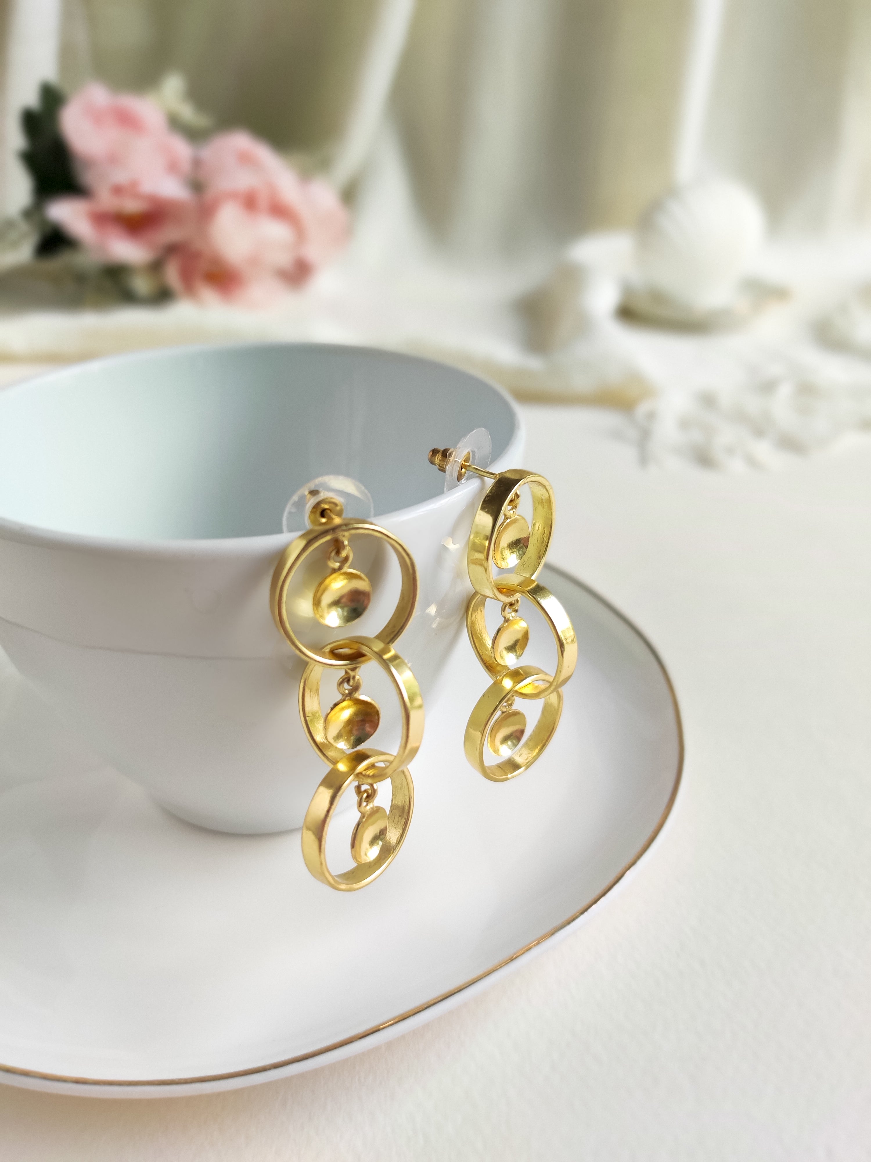 The Lazy Brunch - Entwined Circular Earrings