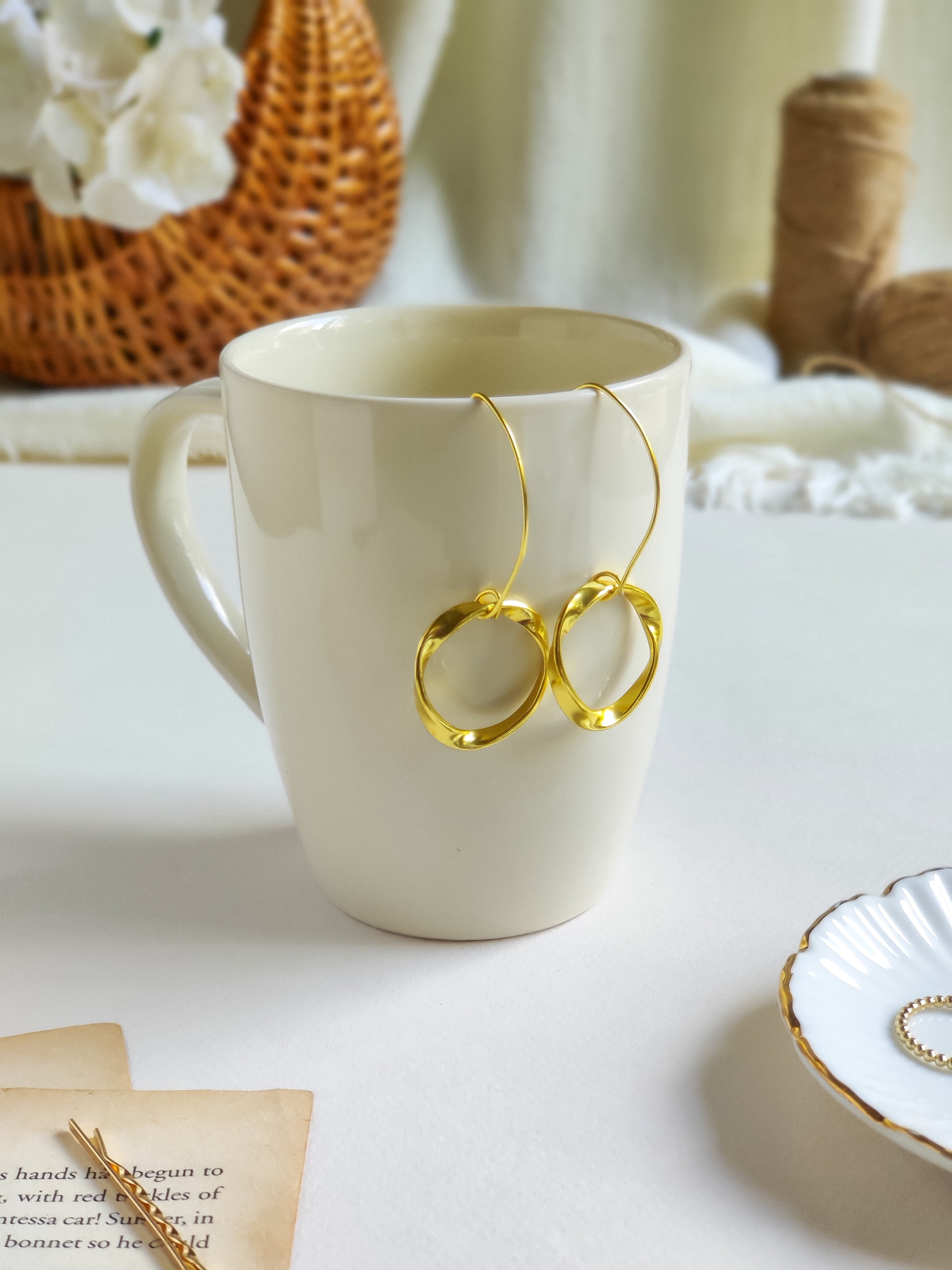 The Lazy Brunch - Twisted Orbit Slider Earrings