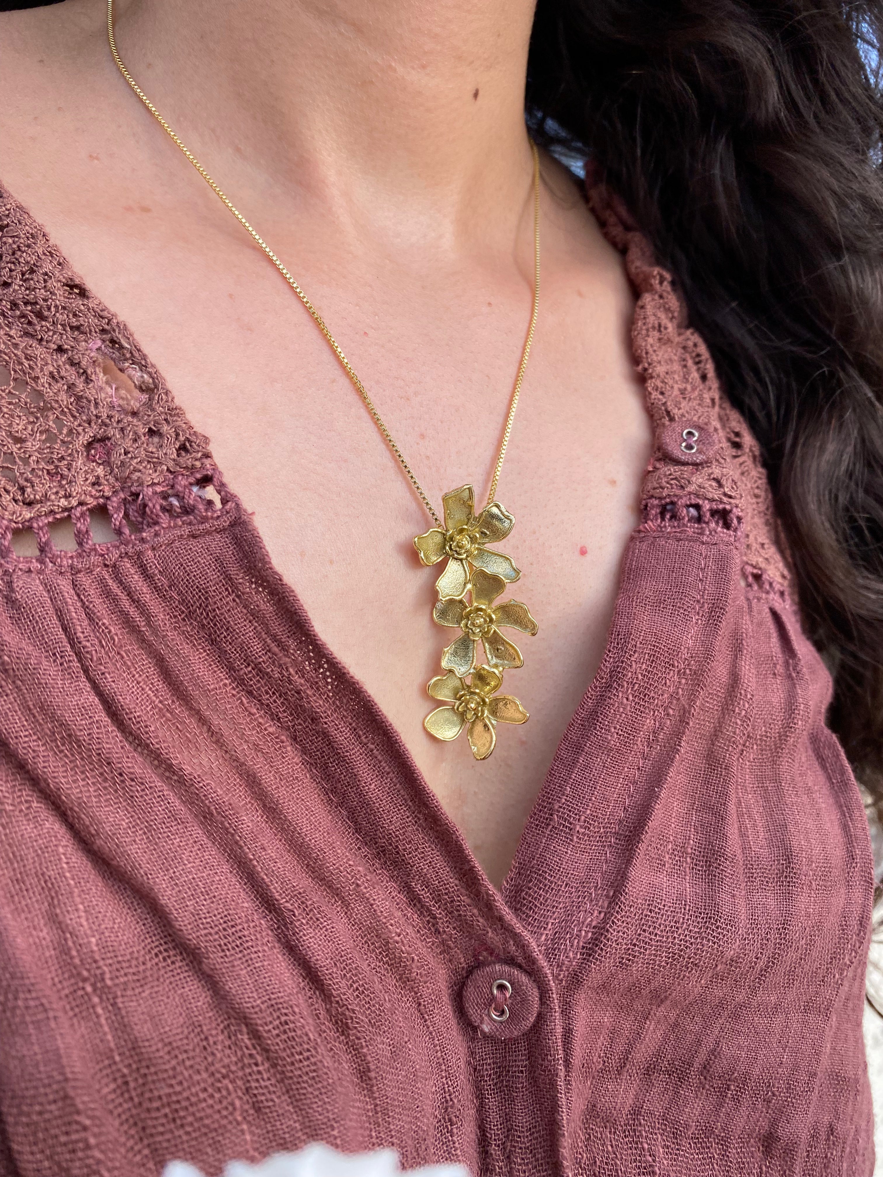 Triple Periwinkle Necklace