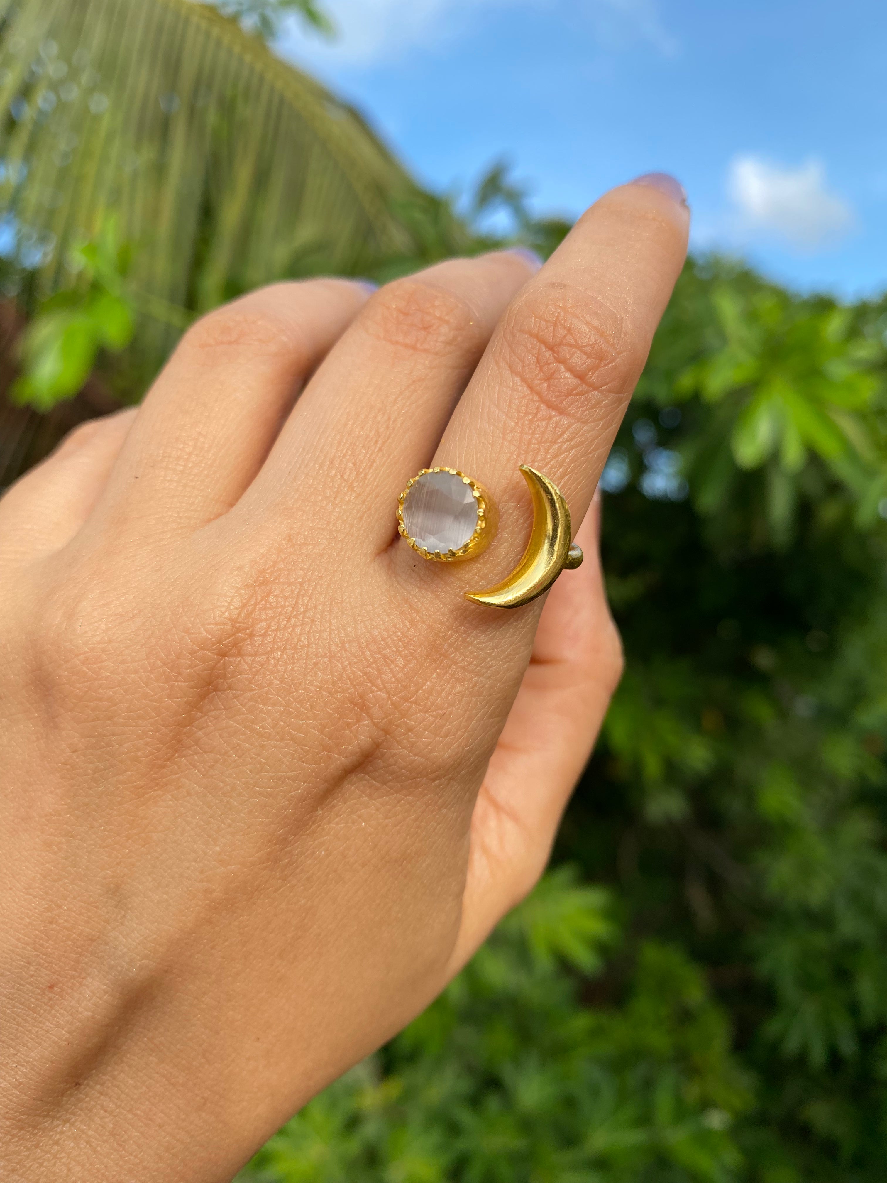 Soluna Adjustable Ring - White