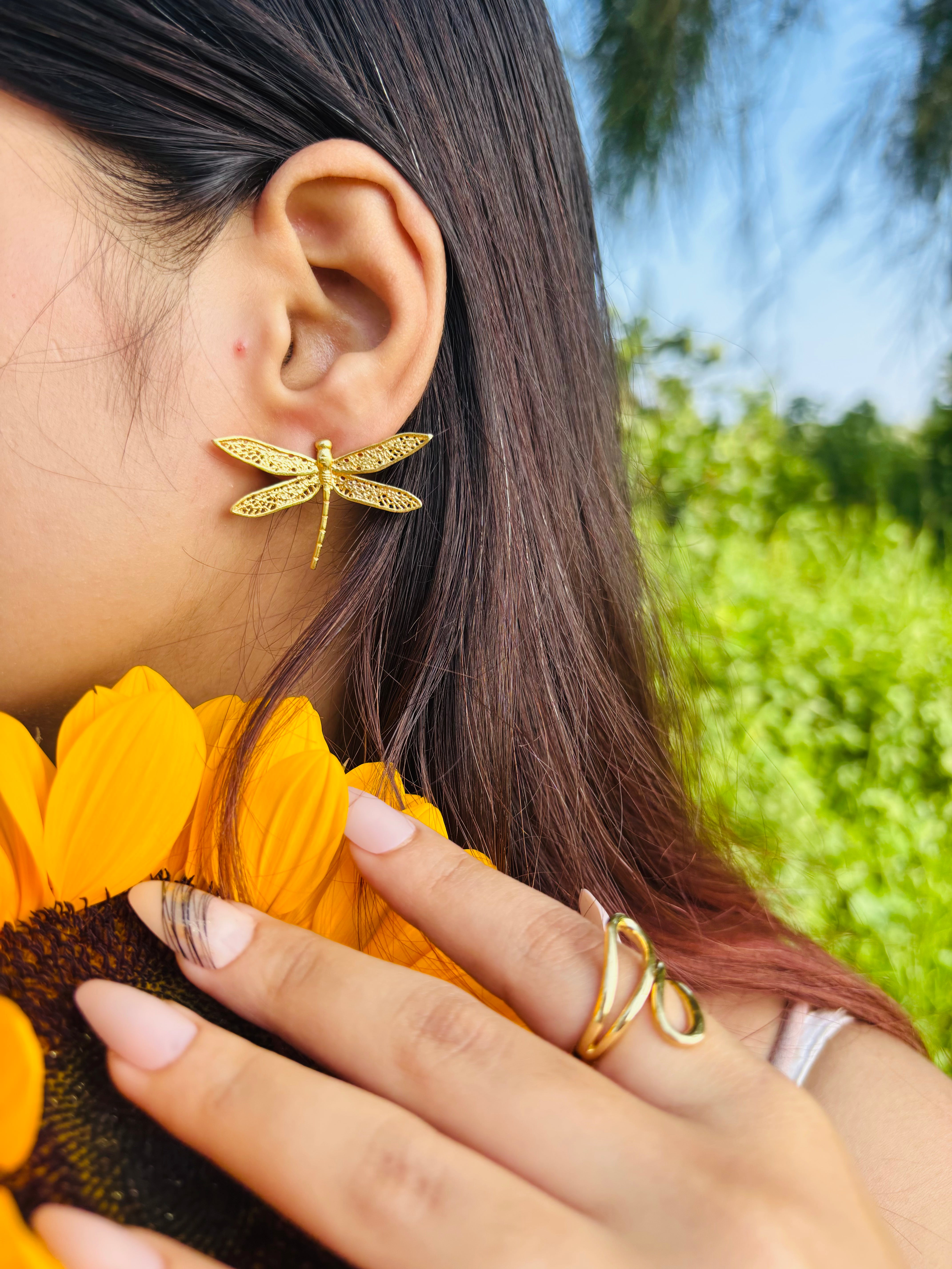 Dragonfly studs