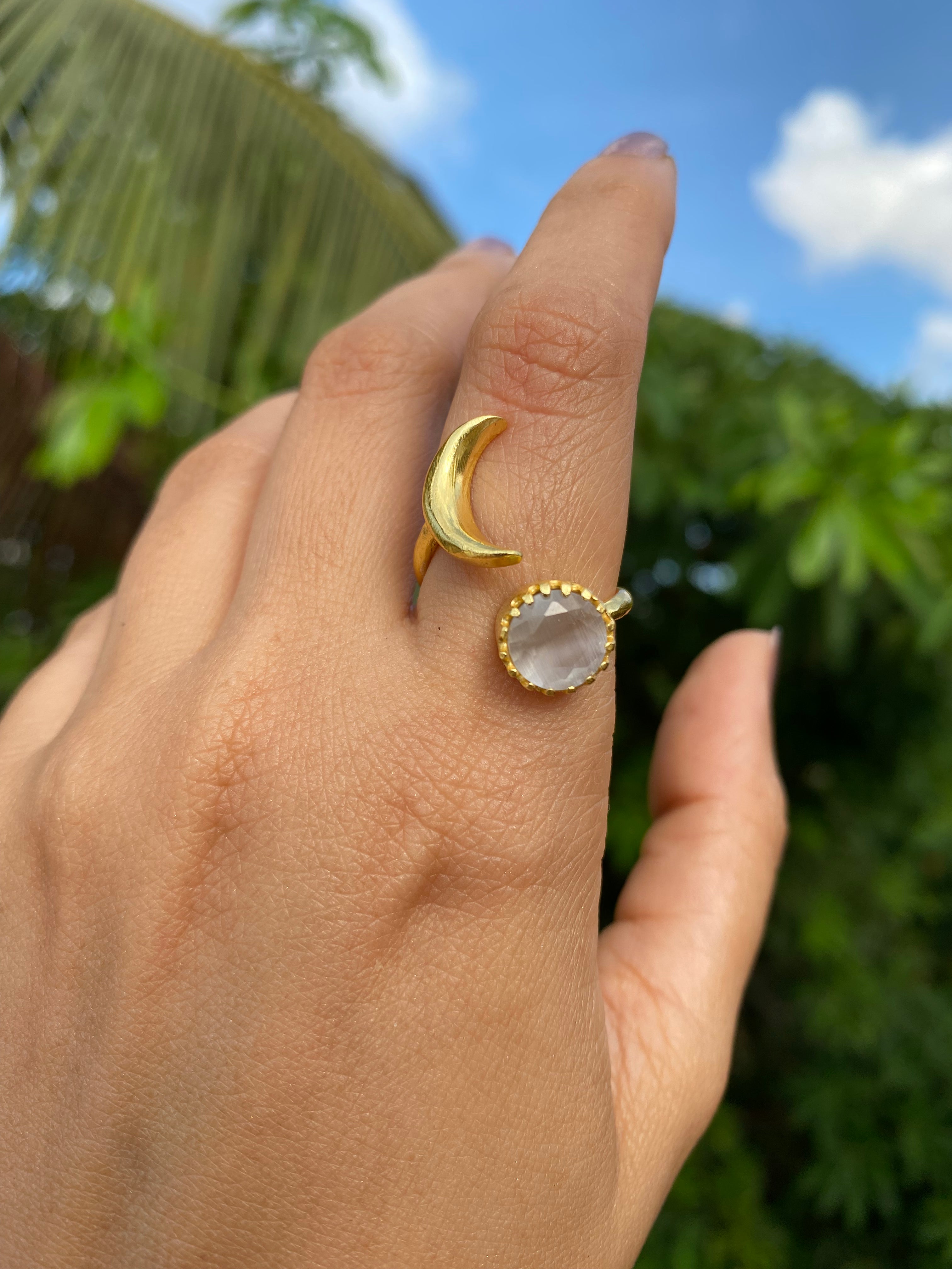 Soluna Adjustable Ring - White
