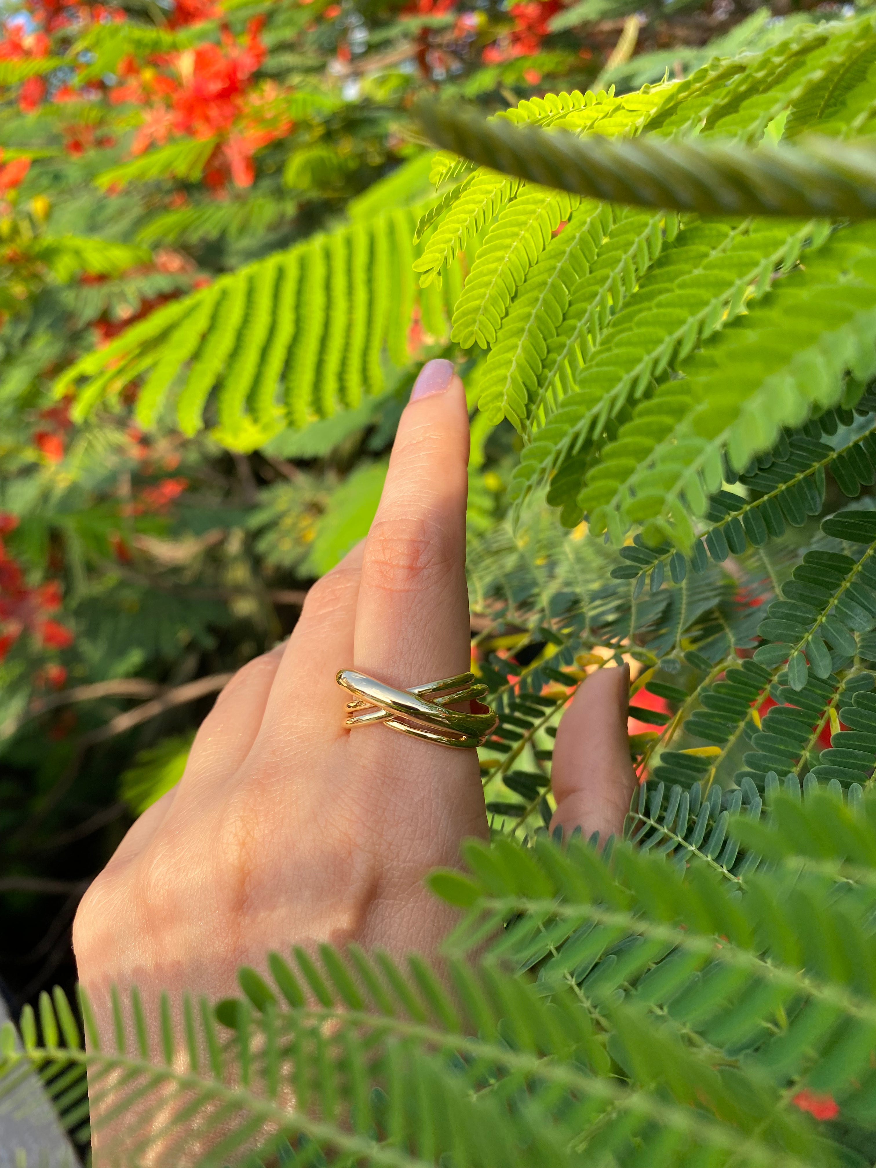 Criss-cross Adjustable Ring