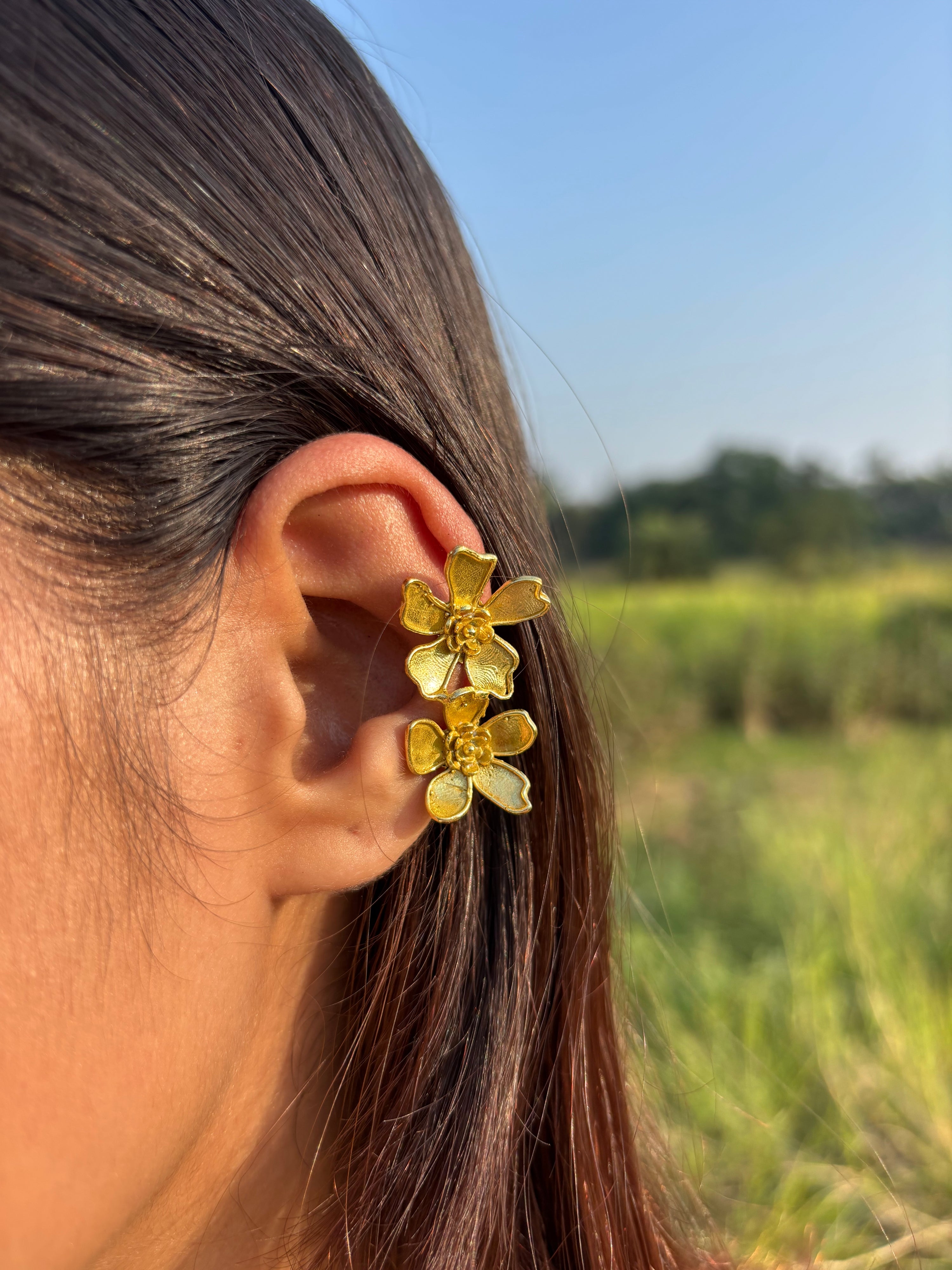 Double floral earcuffs